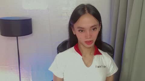 emily_sexyslut online show from December 22, 12:05 pm