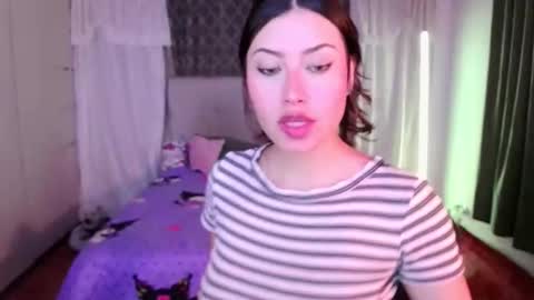 Snapshot of emily_swan_04 chatting on March 15, 1:33 am Emily Swan online show from March 15, 1:33 am