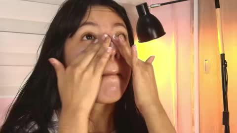 Snapshot of emily_sweett12 chatting on September 29, 12:10 pm Emily online show from September 29, 12:10 pm