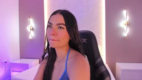 emily_tolson online show from February 24, 7:34 pm