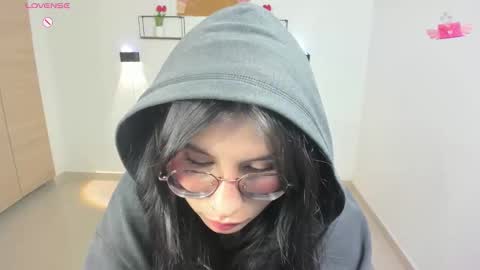 Emi online show from November 24, 10:42 pm