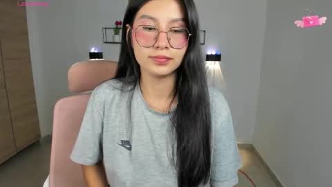 Emi online show from November 25, 9:59 pm