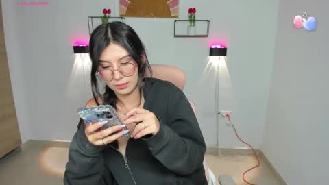 Emi online show from February 6, 9:18 pm