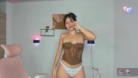 Emi online show from February 13, 10:28 pm