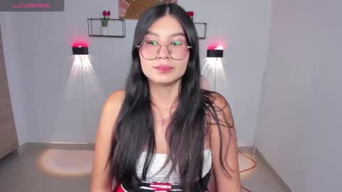 Emi online show from March 26, 8:58 pm