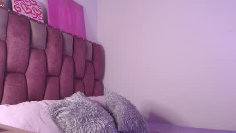 Snapshot of emily_w2 chatting on March 13, 4:30 am emily_w2 online show from March 13, 4:30 am