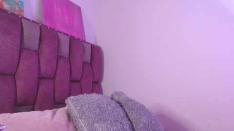 Snapshot of emily_w2 chatting on May 1, 4:06 am emily_w2 online show from May 1, 4:06 am