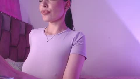 Snapshot of emily_w2 chatting on June 19, 3:55 am emily_w2 online show from June 19, 3:55 am