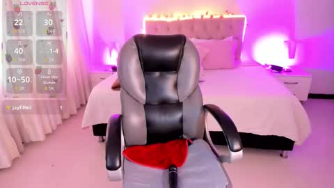 Snapshot of emily_warren__ chatting on September 27, 8:14 pm emily_warren__ online show from September 27, 8:14 pm