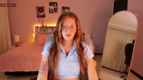emily_warren__ online show from June 24, 8:30 pm