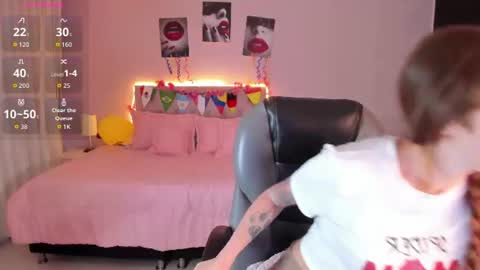 emily_warren__ online show from June 29, 6:52 pm
