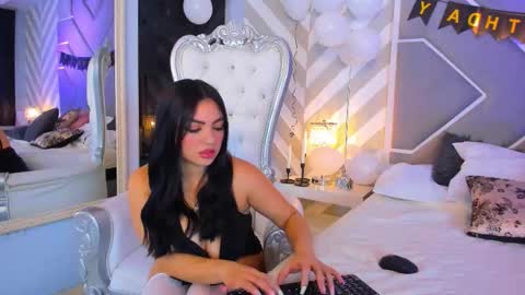 Emily White online show from November 30, 5:22 am