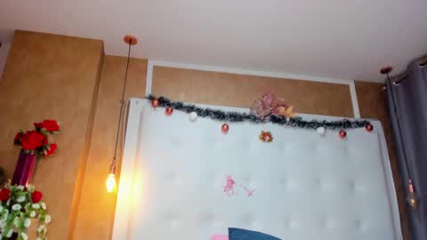 emilyadams0 online show from December 11, 10:27 pm