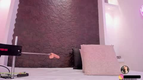 emilyallen_1 online show from November 14, 4:55 am