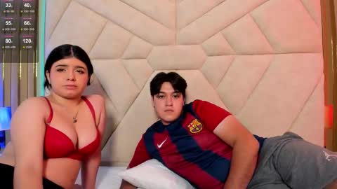 Snapshot of emilyandrew_ chatting on November 4, 5:06 am Amily  Andrew online show from November 4, 5:06 am