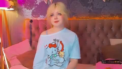 Baby Emelli online show from April 23, 7:09 am