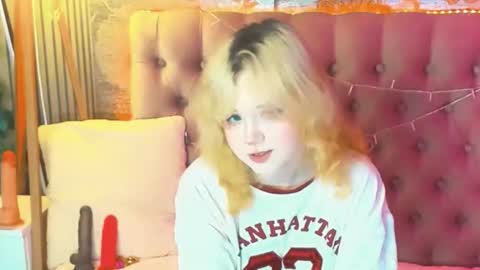Baby Emelli online show from May 21, 6:20 am