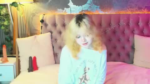 Baby Emelli online show from May 25, 6:08 am