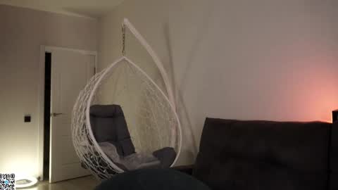 emilybatee online show from April 26, 5:32 pm