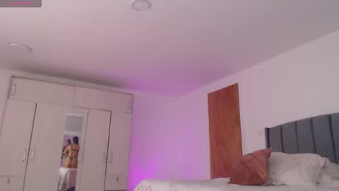 Snapshot of emilybennett chatting on February 19, 6:26 pm Emily online show from February 19, 6:26 pm