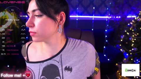 Snapshot of emilycandys chatting on December 12, 10:56 am Emy online show from December 12, 10:56 am