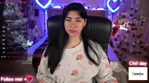 Snapshot of emilycandys chatting on December 17, 10:34 am Emy online show from December 17, 10:34 am
