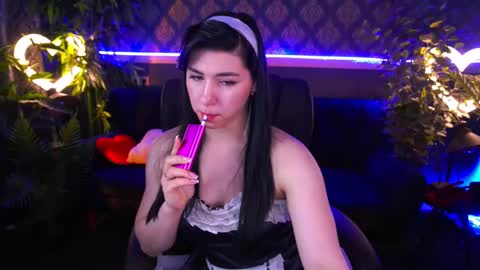 Snapshot of emilycandys chatting on February 28, 6:43 am Emy online show from February 28, 6:43 am