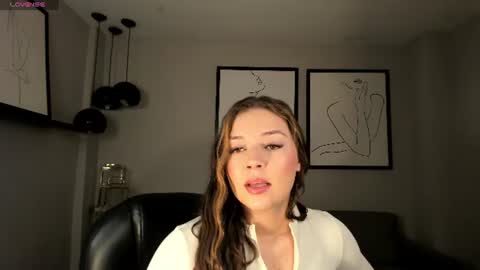 Snapshot of emilycarterr_ chatting on July 5, 10:44 am Emily Carter online show from July 5, 10:44 am