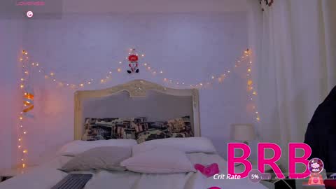 Snapshot of emilycastro_ chatting on December 5, 6:00 pm Emily online show from December 5, 6:00 pm