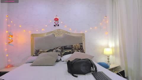 Snapshot of emilycastro_ chatting on January 3, 2:30 pm Emily online show from January 3, 2:30 pm