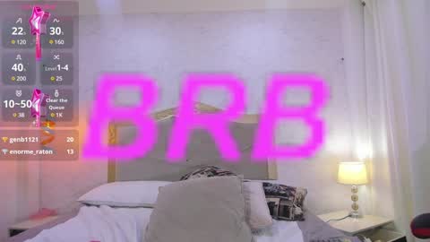 Snapshot of emilycastro_ chatting on January 9, 5:43 pm Emily online show from January 9, 5:43 pm