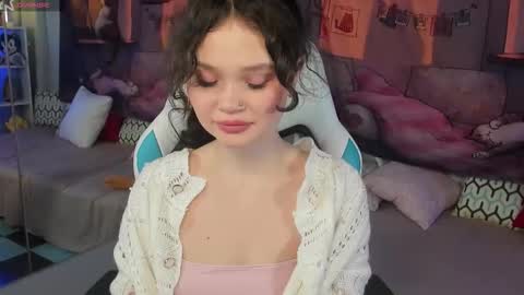 Emilyhaves online show from November 8, 5:56 pm