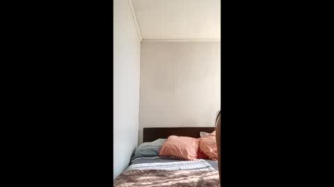 Snapshot of emilycmich chatting on April 5, 2:47 pm EmilyCm online show from April 5, 2:47 pm