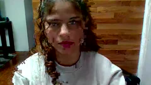 Snapshot of emilycmich chatting on April 10, 11:42 pm EmilyCm online show from April 10, 11:42 pm