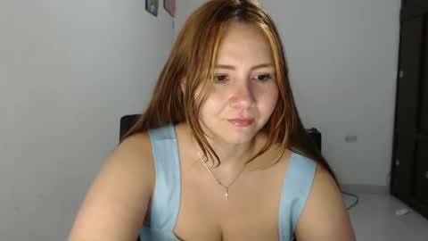 Snapshot of emilycute_18 chatting on January 2, 8:02 pm emily online show from January 2, 8:02 pm