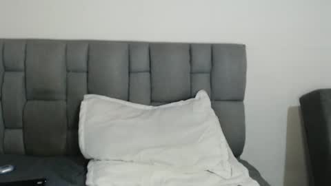 Snapshot of emilycute_18 chatting on February 6, 4:58 pm emily online show from February 6, 4:58 pm