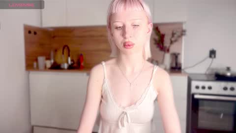 Snapshot of emilycutegirl chatting on March 1, 9:50 pm Emily online show from March 1, 9:50 pm