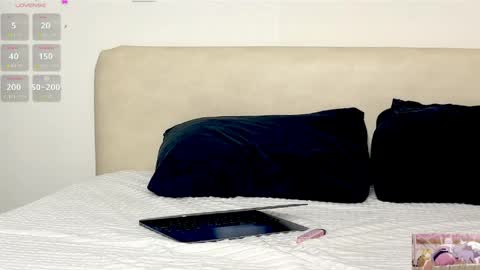 Snapshot of emilycutegirl chatting on April 18, 6:45 pm Emily online show from April 18, 6:45 pm