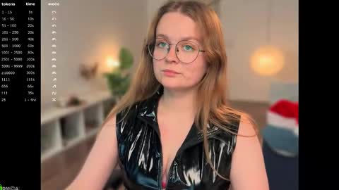 Snapshot of emilyforelsket chatting on December 22, 12:13 pm Emily online show from December 22, 12:13 pm