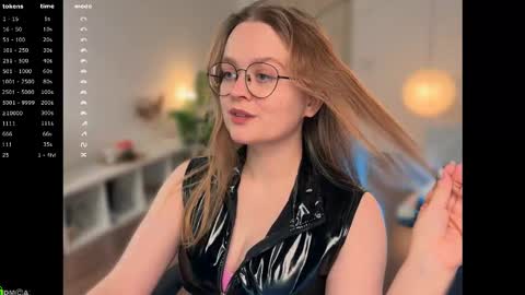 Snapshot of emilyforelsket chatting on January 9, 1:47 pm Emily online show from January 9, 1:47 pm