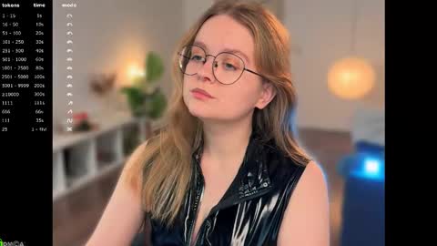 Snapshot of emilyforelsket chatting on January 19, 12:20 pm Emily online show from January 19, 12:20 pm