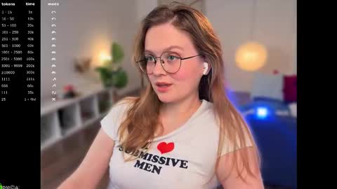 Snapshot of emilyforelsket chatting on February 5, 1:16 pm Emily online show from February 5, 1:16 pm