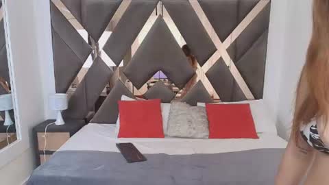 Snapshot of emilygracce chatting on June 10, 1:21 pm emilygracce online show from June 10, 1:21 pm