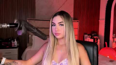 Emily Hendrix online show from September 16, 8:32 pm