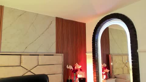 Snapshot of emilyhendrix_ chatting on February 23, 2:14 pm Emily Hendrix online show from February 23, 2:14 pm