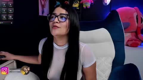 Snapshot of emilyjhonson_1 chatting on March 10, 5:18 pm Emily Jhonson online show from March 10, 5:18 pm