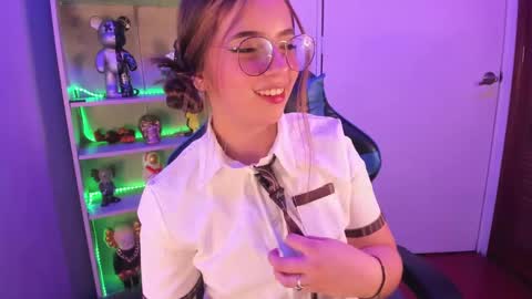 VALEEEN online show from March 8, 8:14 pm