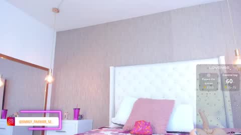 Snapshot of emilyparker__ chatting on April 7, 2:39 pm My IG - EmilyParker online show from April 7, 2:39 pm