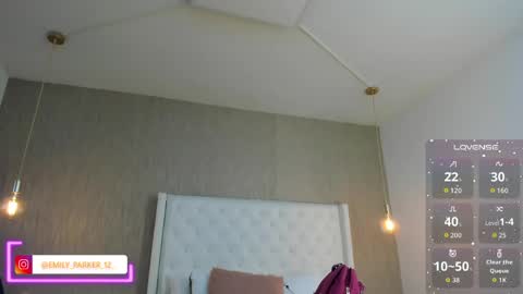 Snapshot of emilyparker__ chatting on April 19, 4:17 pm My IG - EmilyParker online show from April 19, 4:17 pm