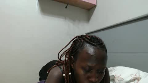 Snapshot of emilyposha chatting on April 4, 10:40 pm Emilly online show from April 4, 10:40 pm